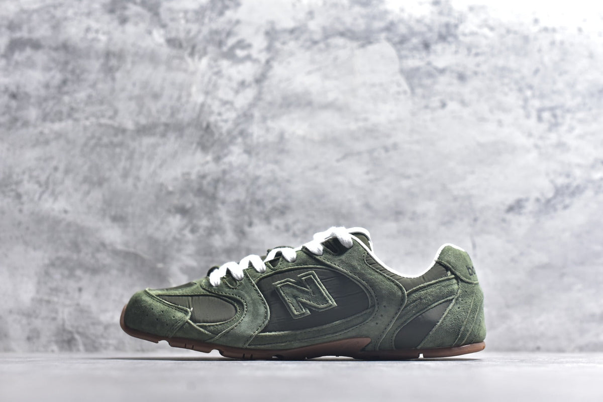 Miu Miu x New Balance 530 ECAP523059B