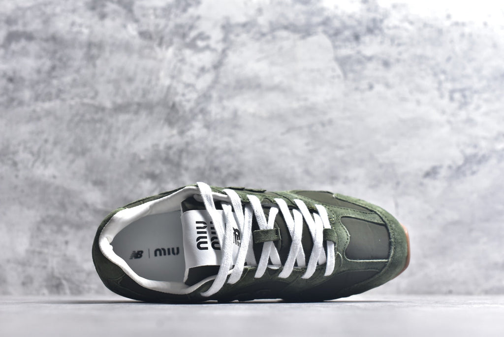 Miu Miu x New Balance 530 ECAP523059B