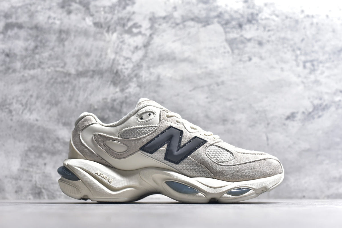 New Balance 983