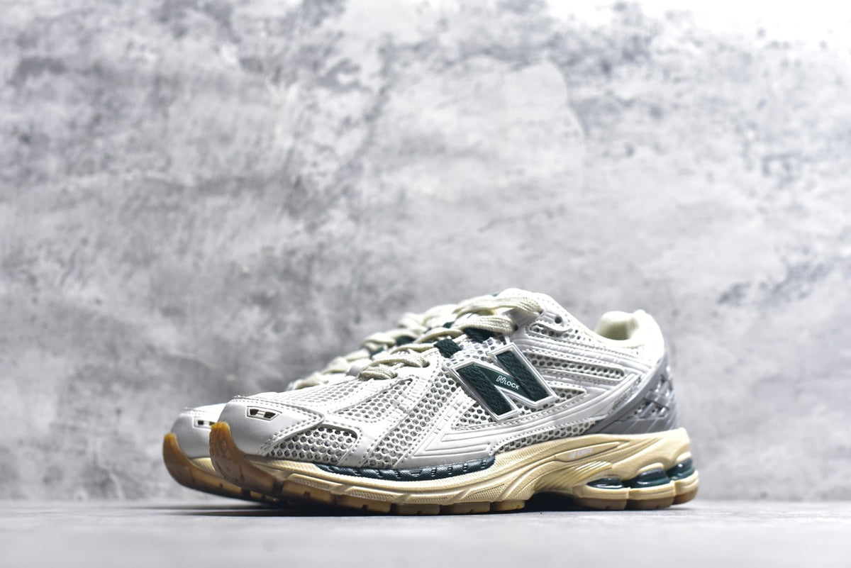 New Balance 1906 Retro Lifestyle Sneaker | W1906RQ