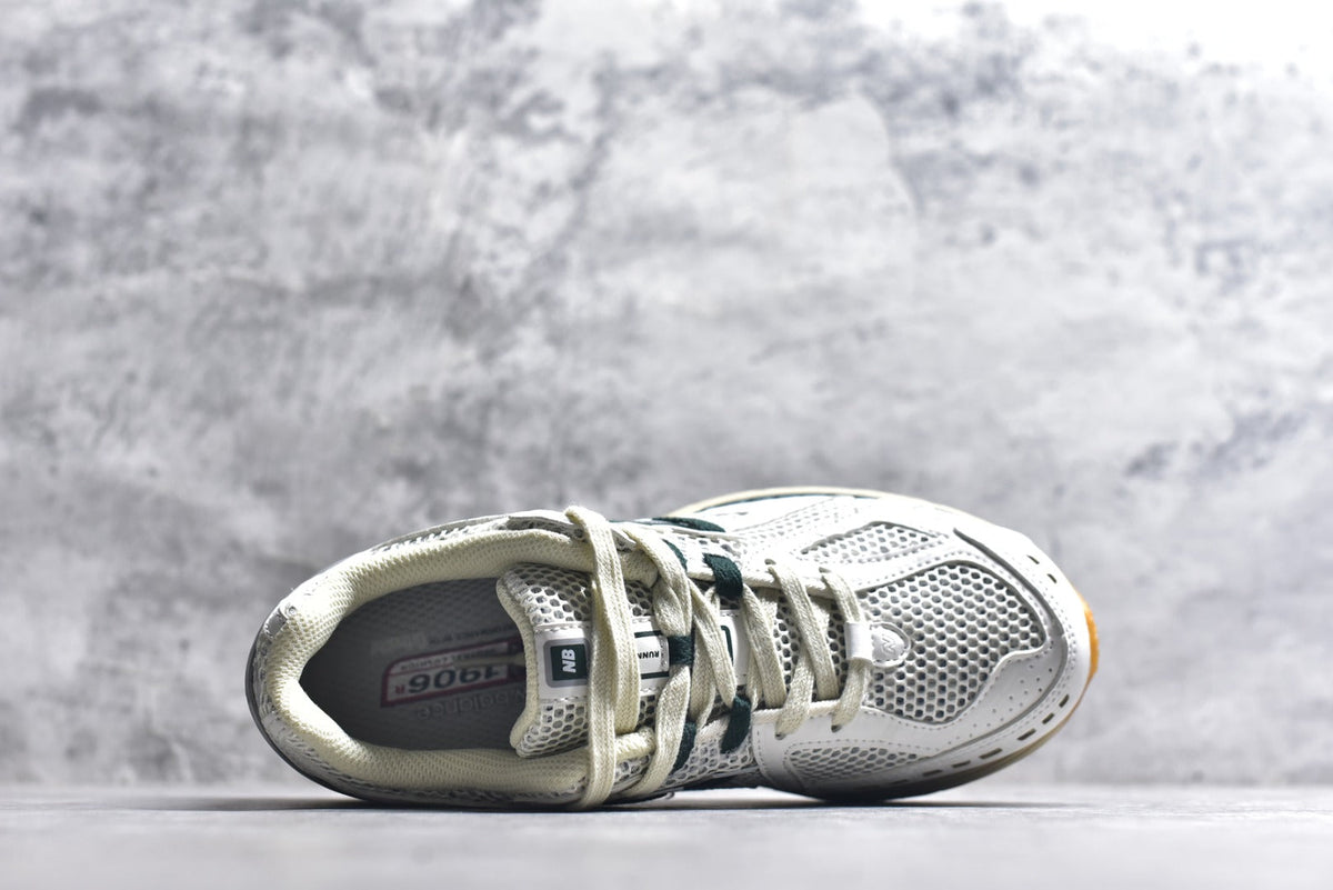 New Balance 1906 Retro Lifestyle Sneaker | W1906RQ