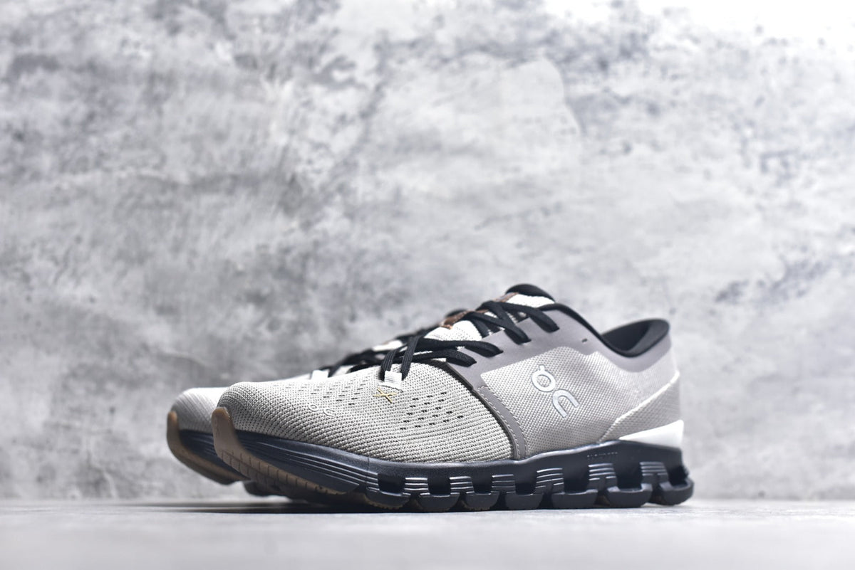 On Cloud X 4 Low-Top Running Sneaker 3ME30042532