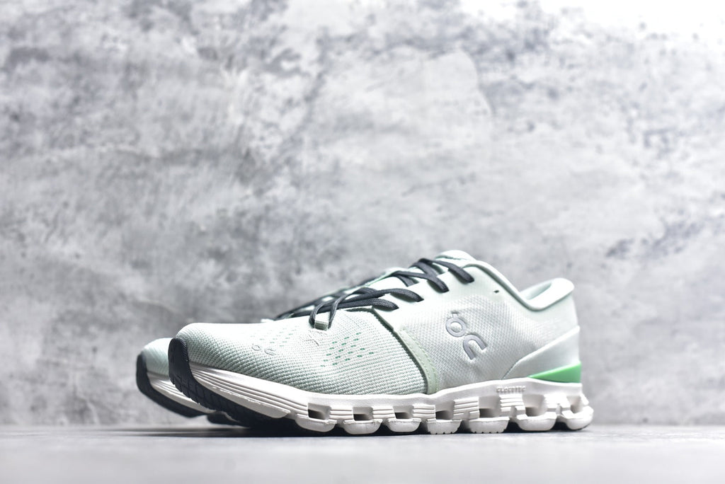 On Cloud X 4 Women's Low-Top Running Sneaker 3WE30073088