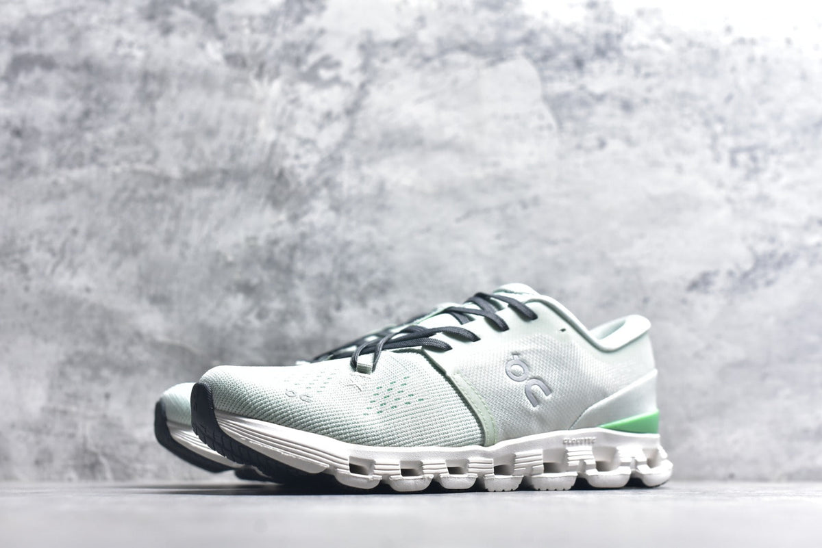 On Cloud X 4 Women's Low-Top Running Sneaker 3WE30073088