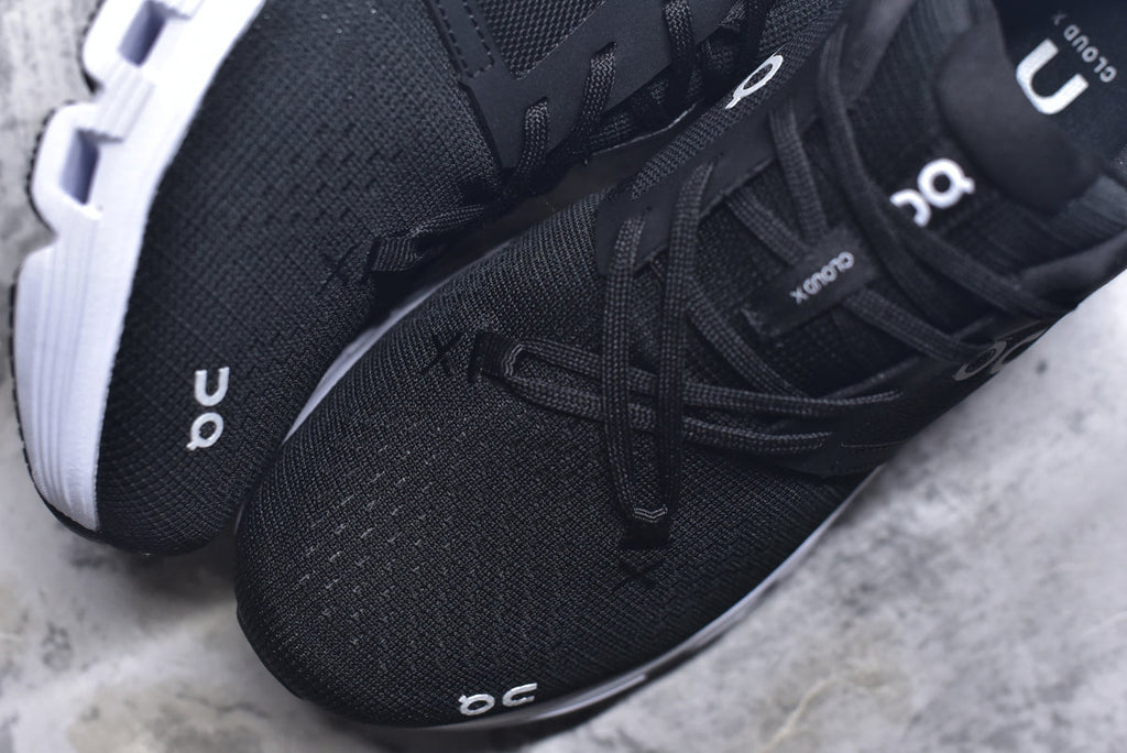 On Cloud X 4 Low-Top Running Sneaker 3WG10360299