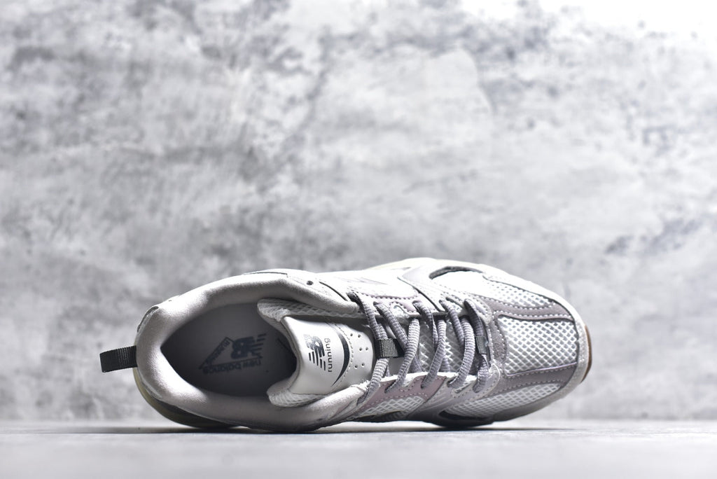 New Balance 530 Retro Breathable Running Sneaker U5307VI (Unisex)