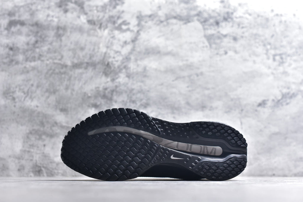 Nike Air Zoom Pegasus Premium | Air-Cushioned Running Shoe | HQ2593-005
