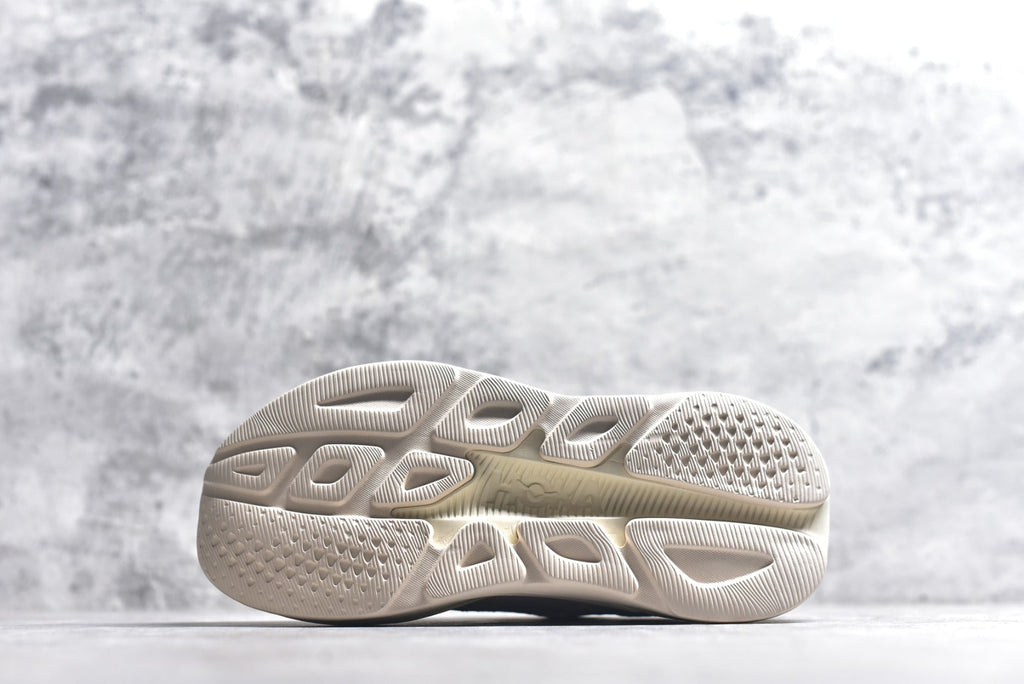 Hoka One One Kawana Running Shoe — 11551314 VCH