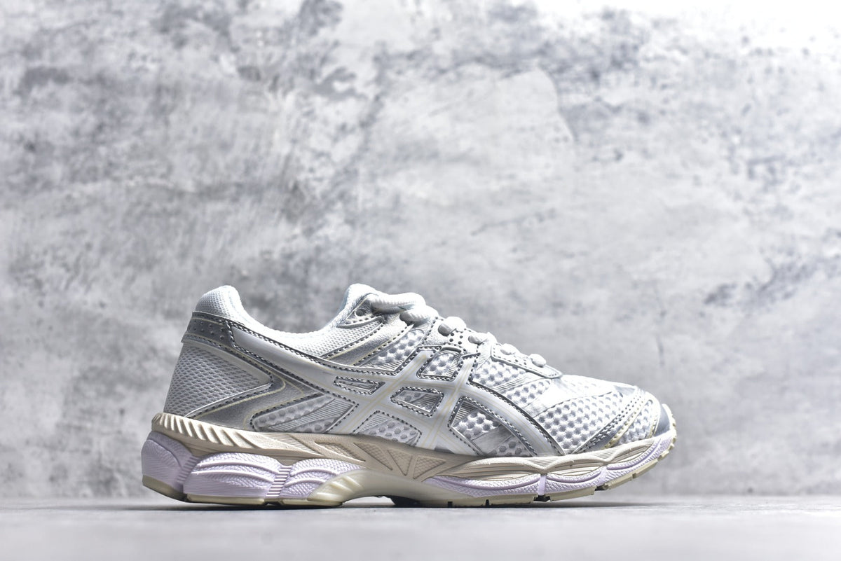 Asics Gel-Cumulus 16 Running Shoe — 1203A733-102 White
