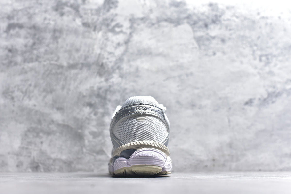 Asics Gel-Cumulus 16 Running Shoe — 1203A733-102 White