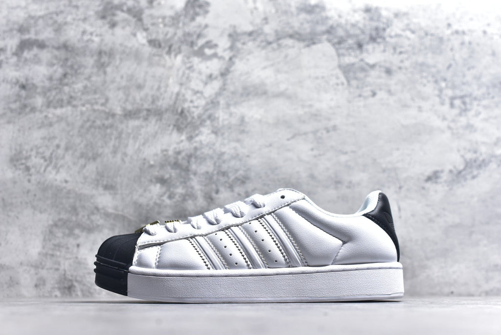 Adidas Superstar 2 ST Low-Top Sneaker — IH6679